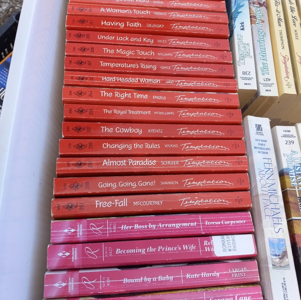 Book bundle - Picture 2 of 3